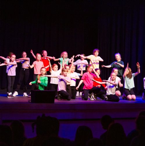 WaltonHolymoorsidePrimary-75